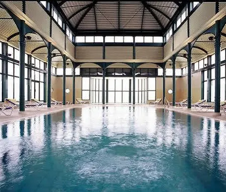 Hotel Marriott Village D'ille De France 5*